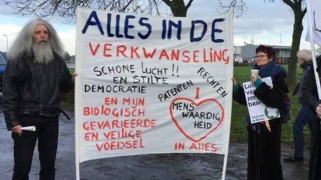 Actievoerders protesteren tegen uitbreiding Lelystad Airport