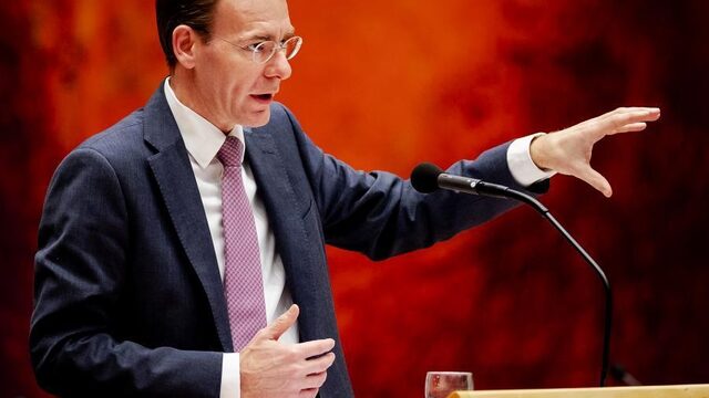 'De Belastingdienst houdt meer van zwarte lak dan de gemiddelde SM-Meesteres'