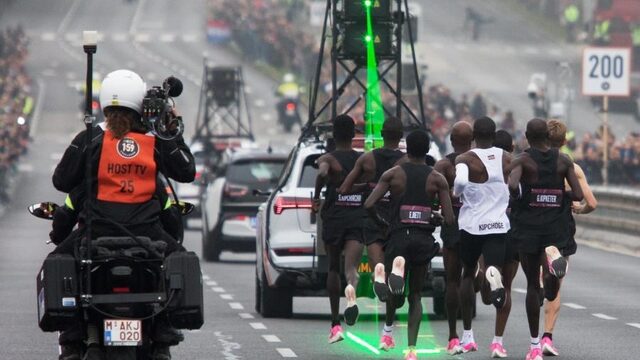 De gewone marathon gaat ook onder de twee uur