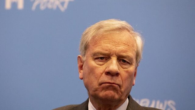 Oud-NAVO-baas De Hoop Scheffer: 'Europa moet niet meegaan in pesterijen VS en China'