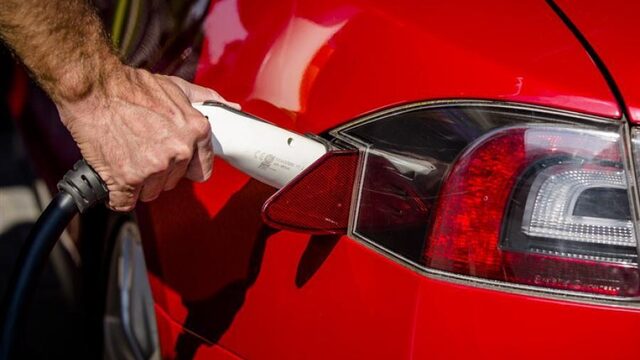 Stand.nl: 'Er is eindelijk een goed plan om het rekeningrijden erdoor te krijgen'