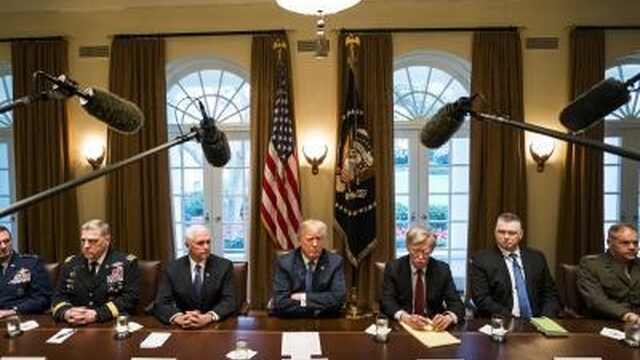 'De militaire leiding was verrast door de tweet van de president'