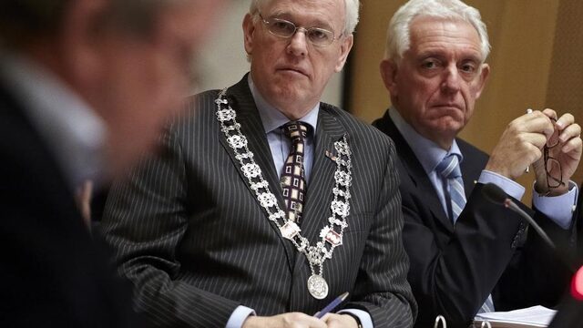 Ook burgemeester Fons Jacobs moest onderduiken: 'Er is mij nooit iets verteld'