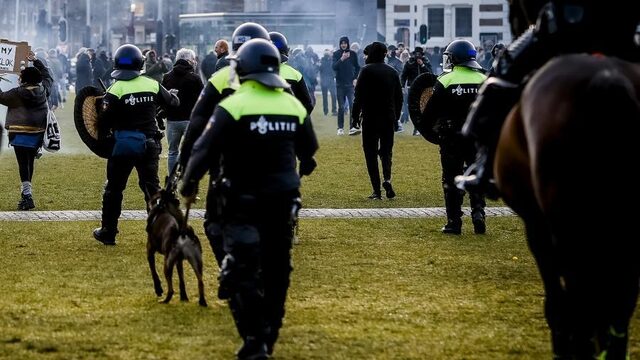 'Gesprek over racisme moet ook door politieagenten zonder migratie-achtergrond worden gevoerd'