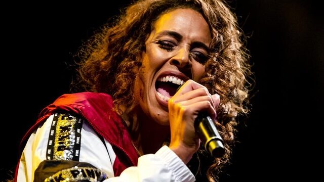 Glennis Grace blaast jury omver in halve finale America's Got Talent