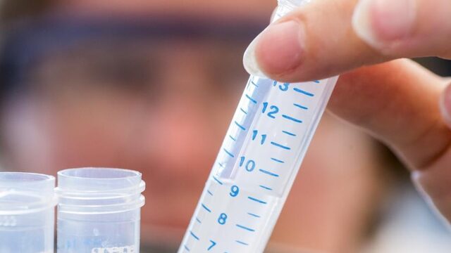 Podcast De Dag: een corona-vaccin is in de maak