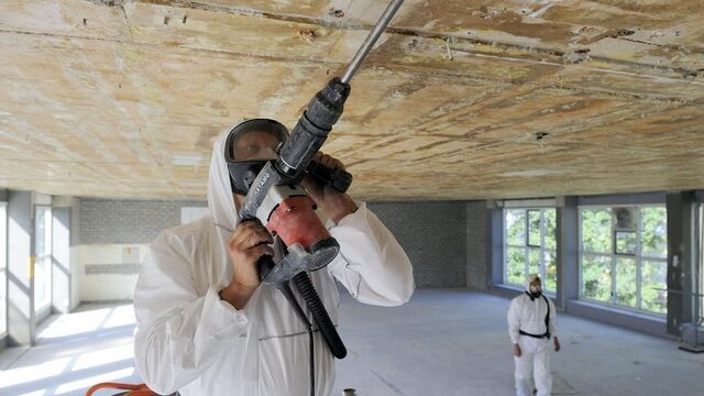 Asbest aangetroffen in huis: waar moet je op letten?
