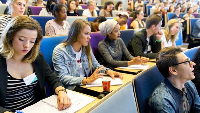 CPB: leenstelsel schrikt niet af, studenten lenen wel flink extra