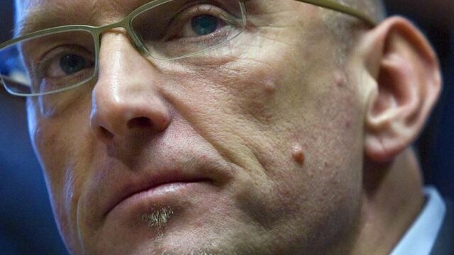 Opgestapte wethouder Almere doet aangifte van smaad en laster