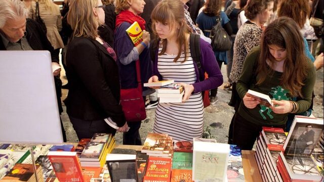 'Zorg voor herkenning om jongeren aan het lezen te krijgen'