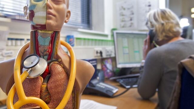 'Meer vertrouwen in zorgverleners zou veel kosten besparen'