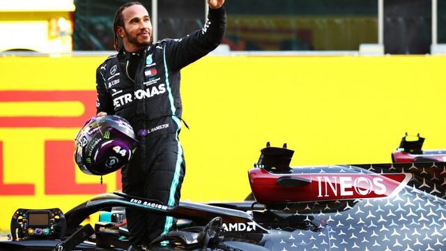 Formule 1-race in drie delen prooi voor Hamilton, Verstappen direct uitgeracet