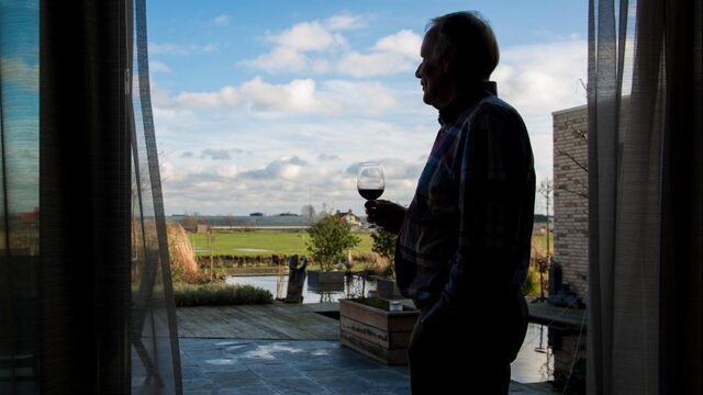 'Glas alcohol per dag is gezond op latere leeftijd'
