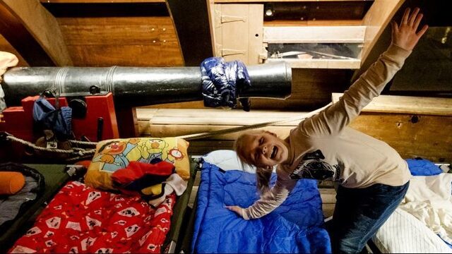 Slapen of nog even voetballen, hoe laat moet jouw kind naar bed? | NPO