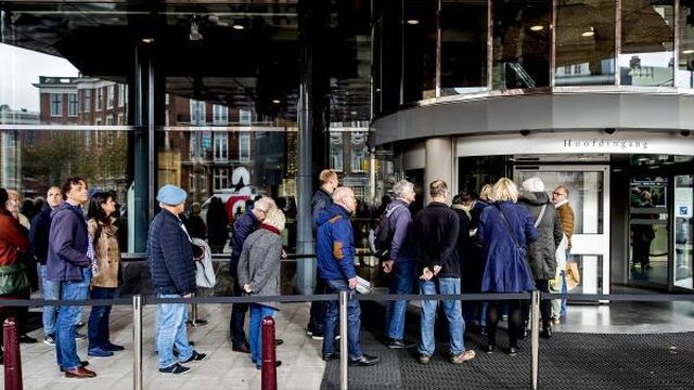 Luister en kijk: Het laatste afscheid van Eberhard van der Laan