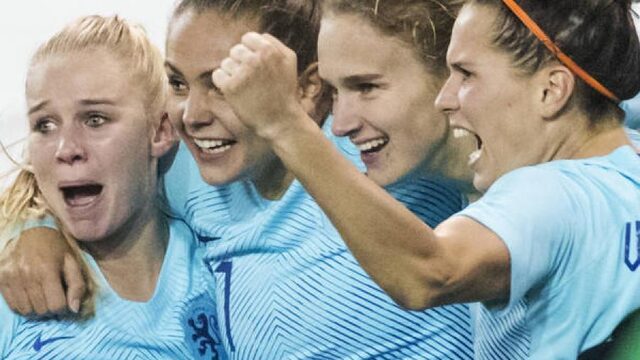 Tien Oranjevrouwen houden stand in Zwitserland en pakken WK-ticket