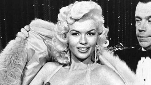 Deze Dag Toen: Jayne Mansfield neemt aftrap Sparta-DOS
