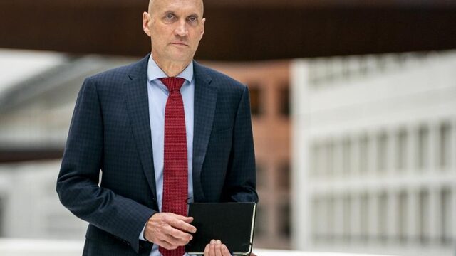Ernst Kuipers: bellen voor afspraak, testen en uitslag moet binnen één dag