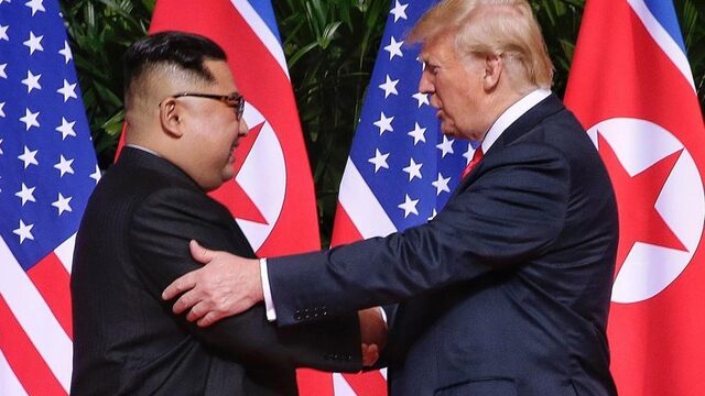 Mediacircus gedirigeerd door Trump en Kim Jong-un