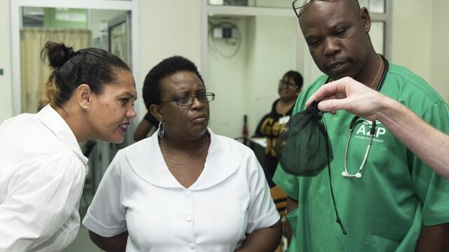 Surinaamse gezondheidszorg in zwaar weer, medici dreigen met acties