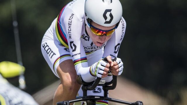 Annemiek van Vleuten stevig in het roze na tijdrit