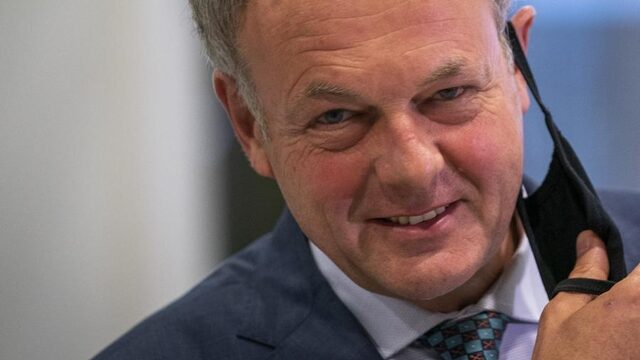 Voorzitter Veiligheidsberaad juicht sluiting supermarkten om acht uur toe