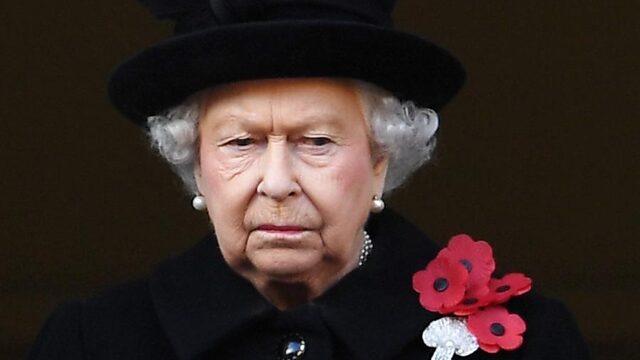 'Koningin Elizabeth zit voor joker tijdens haar toespraak'