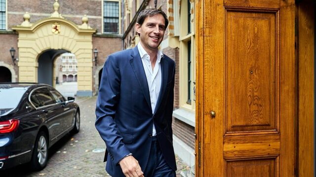 Het dagboek van Wopke Hoekstra: 'In de auto naar hockeytraining bereid ik Buitenhof voor'