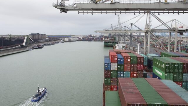 Havenwethouder Rotterdam: Kabinet moet niet lullen maar poetsen