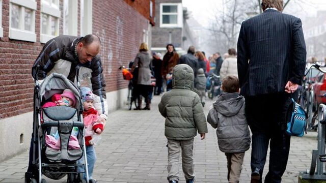 Emancipatie stijgt langzaam - 1/3 van vrouwen nog steeds afhankelijk van de man