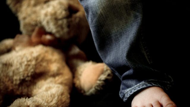 Podcast De Dag: wat doet verwaarlozing met een kind?