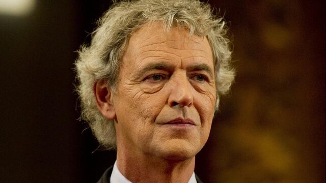 Oud-minister Van Boxtel: Corona maakt vraag over aftreden lastig