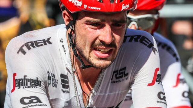 Degenkolb wint knotsgekke etappe, voor Van Avermaet en Lampaerts