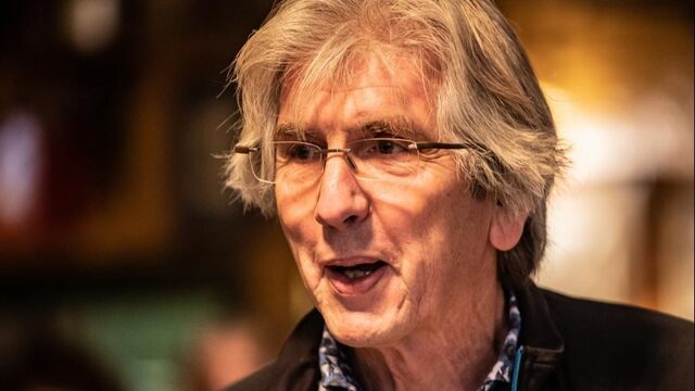 Felix Meurders krijgt de Ere-Zilveren Reissmicrofoon