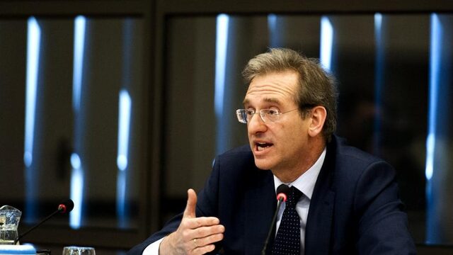 'Stap niet uit de euro, maar maak wel nieuwe afspraken'