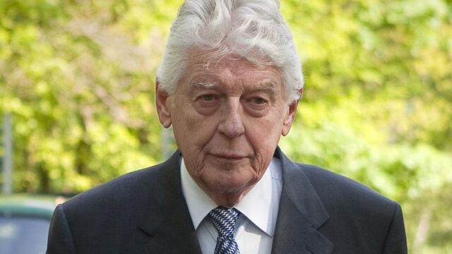 Velen hielden het voor onmogelijk, maar ook Wim Kok heeft nu een biografie