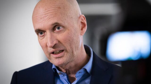 Hoe moet het nu verder met het coronabeleid nu het kabinet is gevallen?