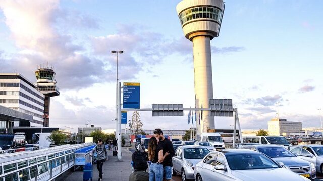 Advies Remkes: luchtvaart mag alleen groeien als uitstoot stikstof daalt