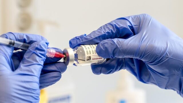 Waarom gaat het vaccineren in Amerika zo snel?