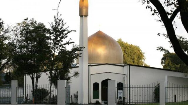 Geschokte reacties na terreur in Nieuw-Zeeland, moslims bidden voor slachtoffers