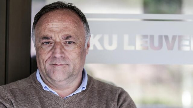 Marc van Ranst adviseert: avondklok in Nederland én grenzen dicht