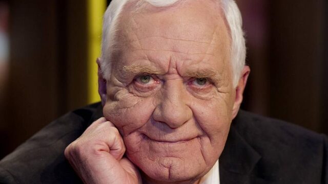Idealistische televisiejournalist Aad van den Heuvel (84) overleden