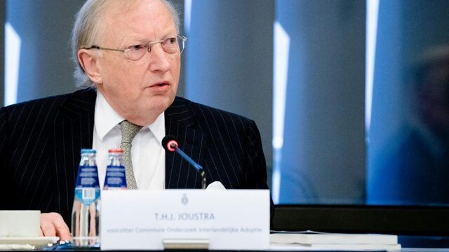 Adoptieouders keren zich tegen rapport commissie-Joustra