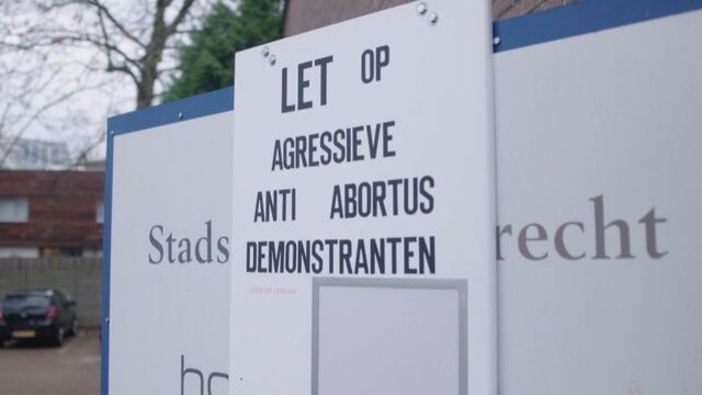 Demonstranten vallen vrouwen bij abortuskliniek lastig: 'Dieptreurig'