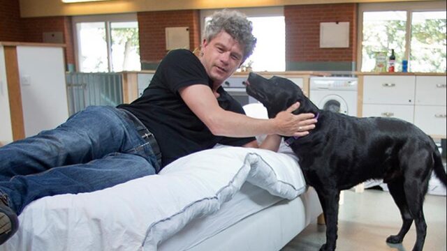 Herman helpt veteranen met PTSS: 'Met buddyhond pakken ze hun leven weer op'