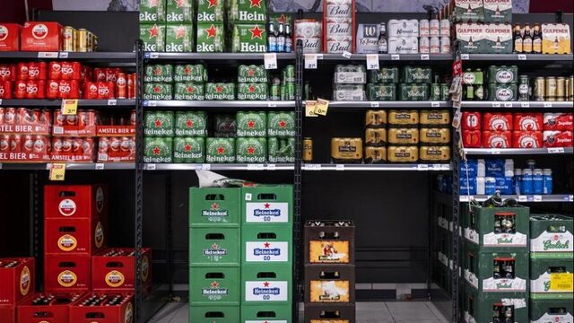 Podcast De Dag: Zorgen over agressie in supermarkten door alcoholklok