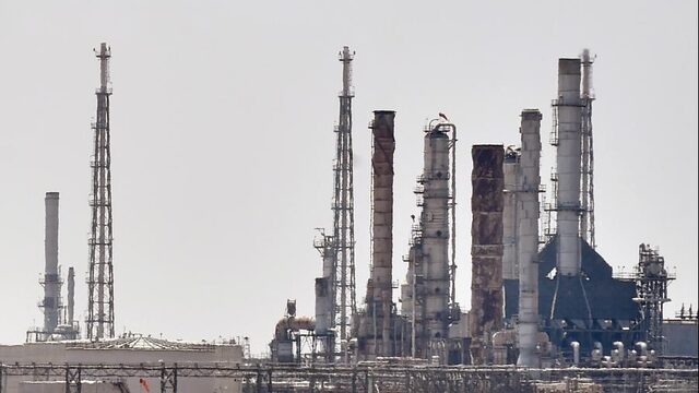 Forse stijging olieprijzen na aanvallen op Saudische olie-installaties