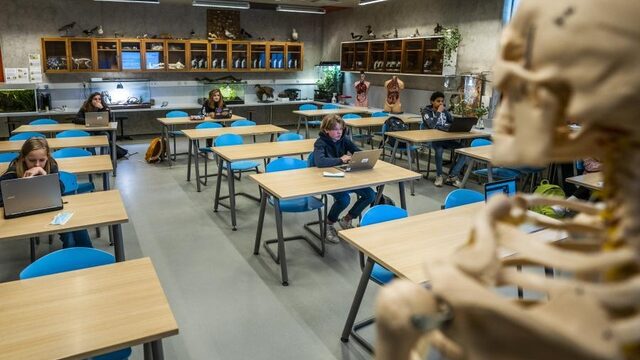 Stand.nl: Een brede brugklas van drie jaar is een goed idee