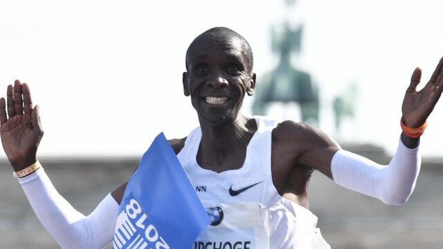 Kipchoge verpulvert wereldrecord op de marathon: 2.01.40