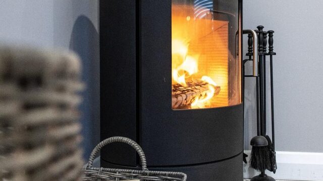 Stand.nl: 'Het gebruik van houtkachels moet aan banden worden gelegd'
